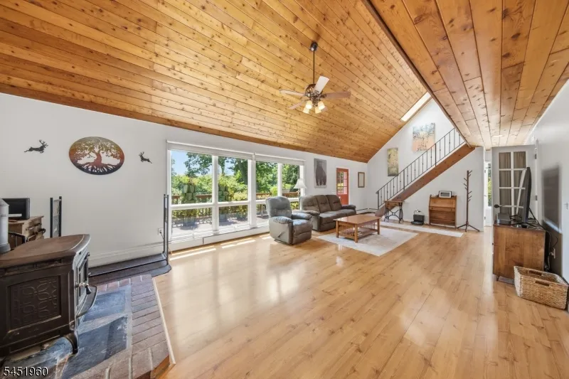 26 Lake Shore Rd W Hardyston, NJ 07460