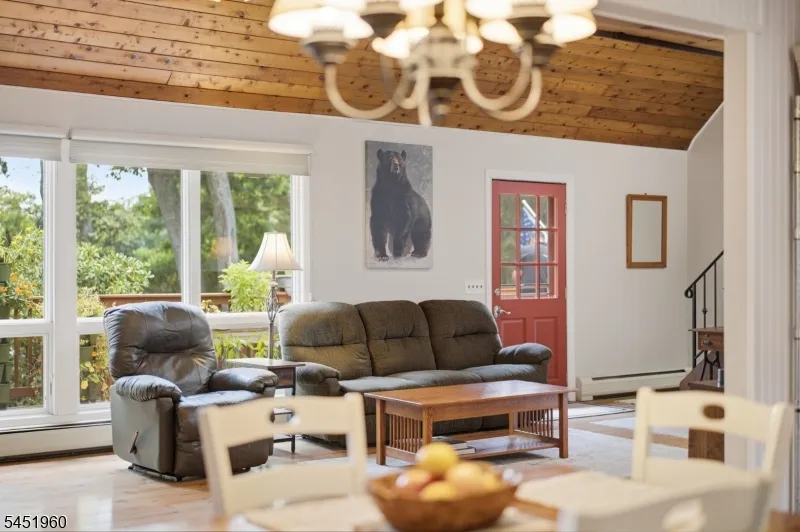 26 Lake Shore Rd W Hardyston, NJ 07460