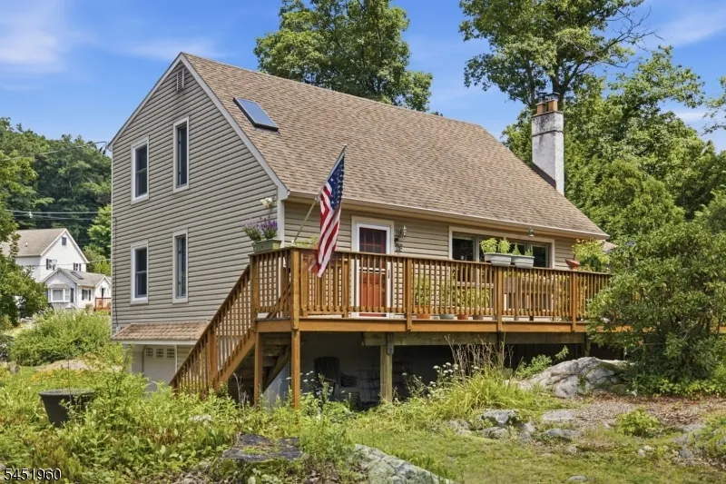 26 Lake Shore Rd W Hardyston, NJ 07460