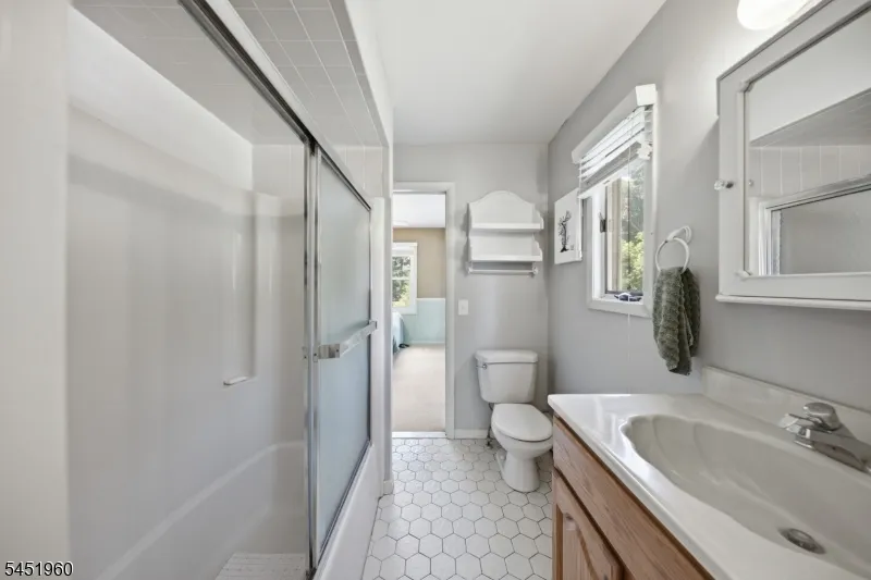 26 Lake Shore Rd W Hardyston, NJ 07460