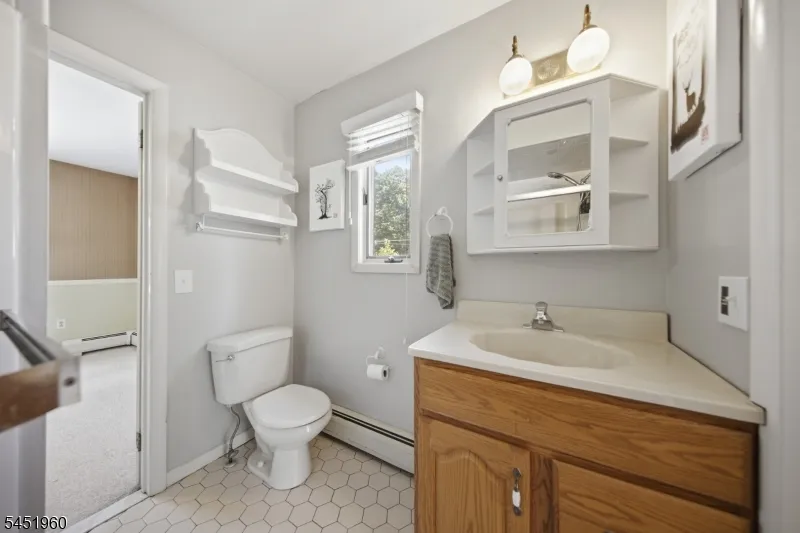 26 Lake Shore Rd W Hardyston, NJ 07460