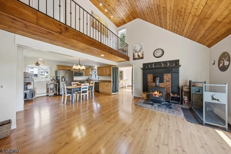 26 Lake Shore Rd W Hardyston, NJ 07460