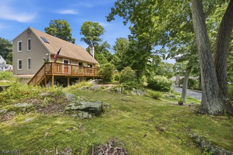26 Lake Shore Rd W Hardyston, NJ 07460