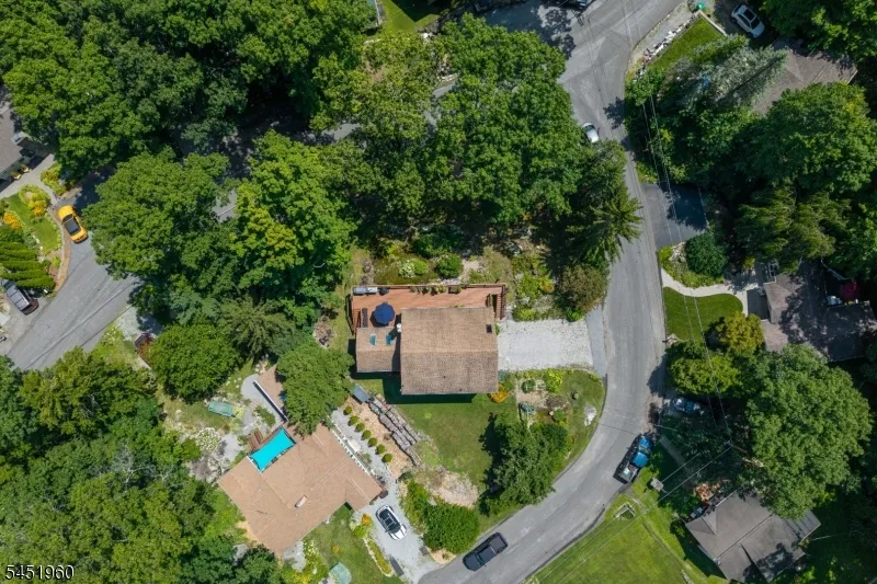 26 Lake Shore Rd W Hardyston, NJ 07460