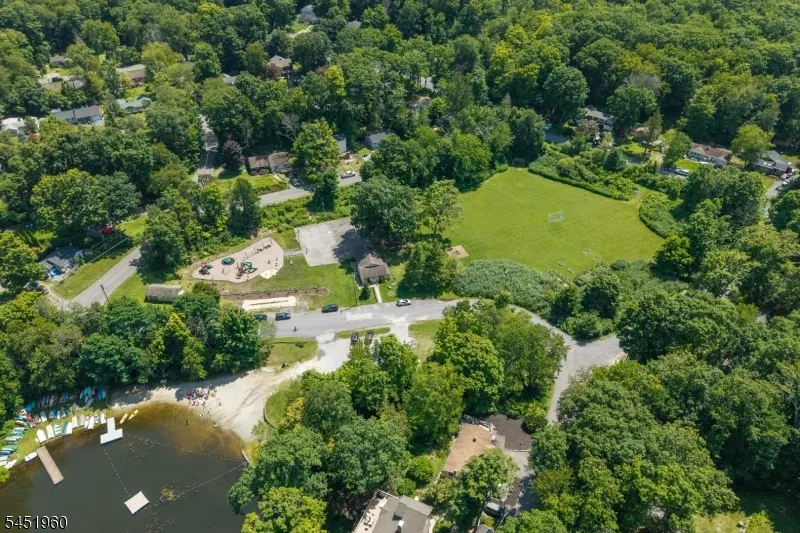 26 Lake Shore Rd W Hardyston, NJ 07460