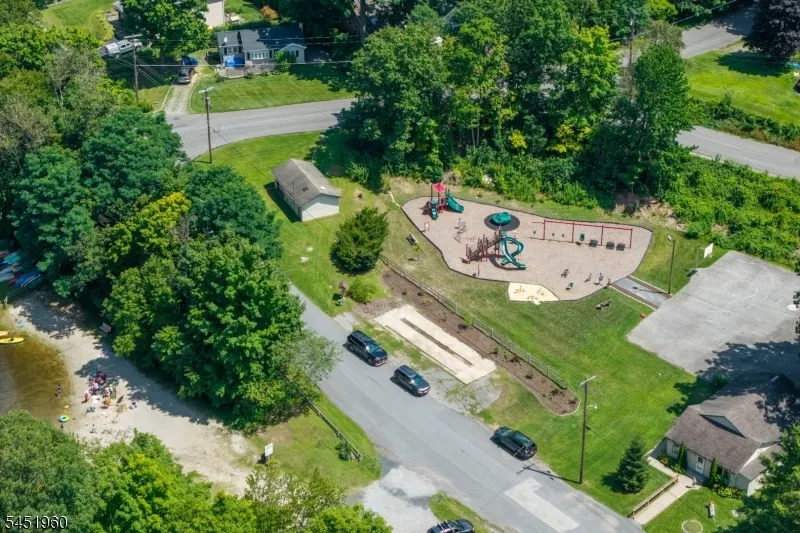 26 Lake Shore Rd W Hardyston, NJ 07460