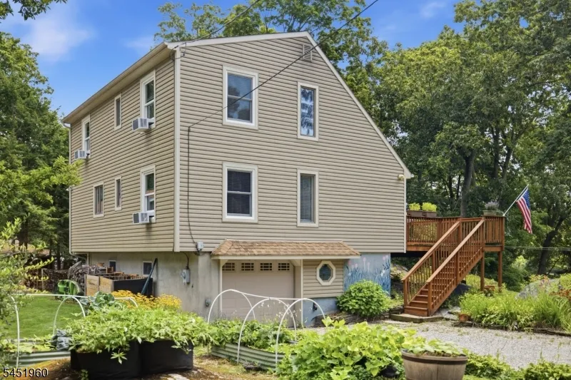 26 Lake Shore Rd W Hardyston, NJ 07460