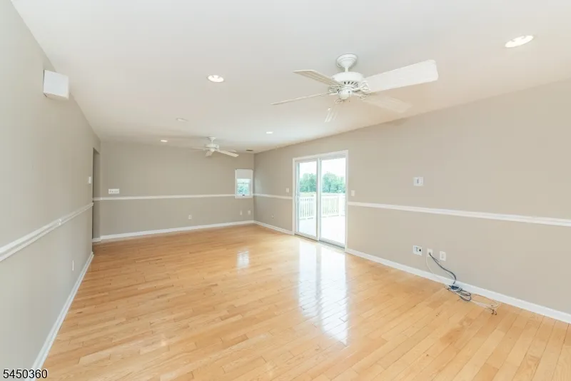345 Bowden Rd Cedar Grove, NJ 07009