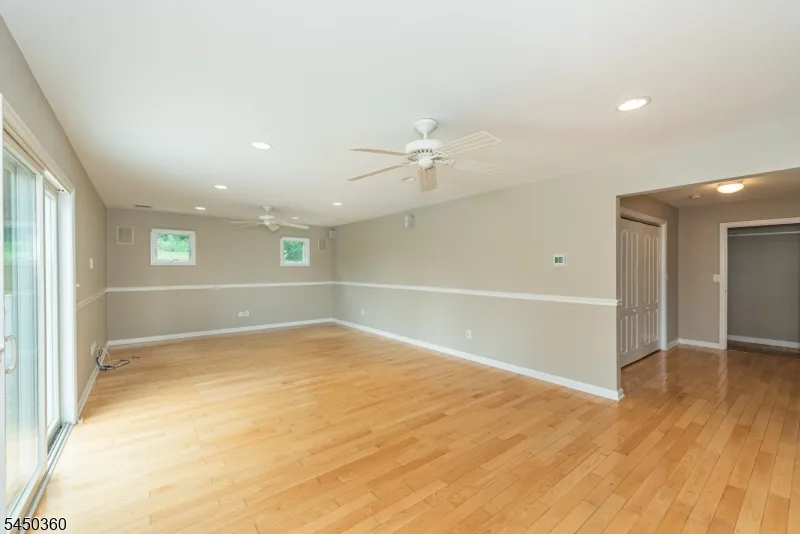 345 Bowden Rd Cedar Grove, NJ 07009
