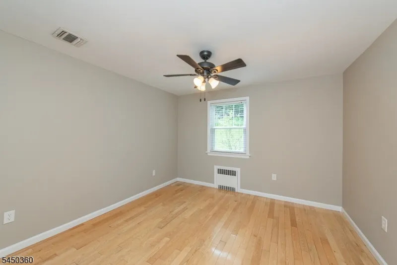 345 Bowden Rd Cedar Grove, NJ 07009