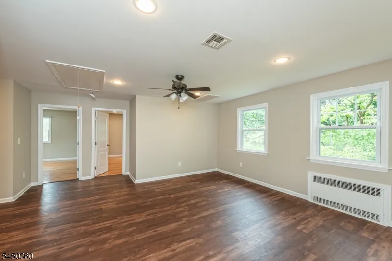 345 Bowden Rd Cedar Grove, NJ 07009