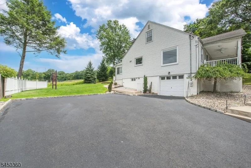 345 Bowden Rd Cedar Grove, NJ 07009