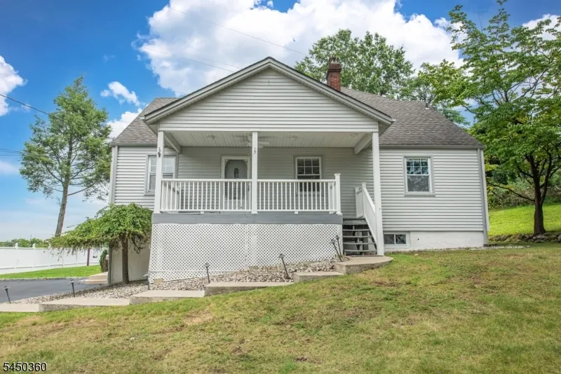 345 Bowden Rd Cedar Grove, NJ 07009