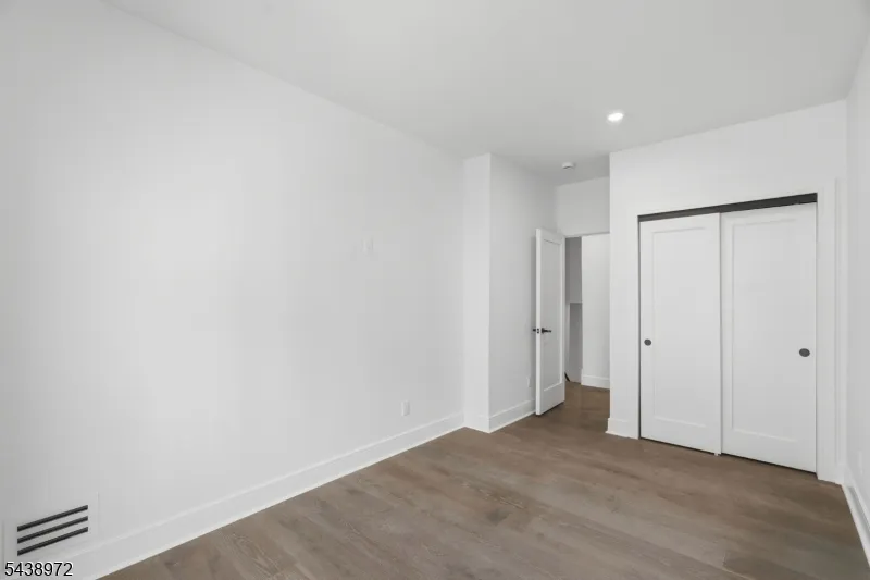 9 Minerva St #1 Unit 1 Jersey City, NJ 07304