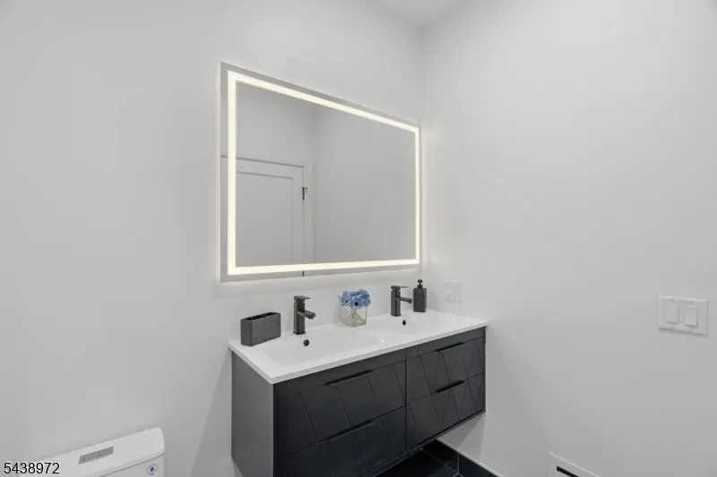 9 Minerva St #1 Unit 1 Jersey City, NJ 07304