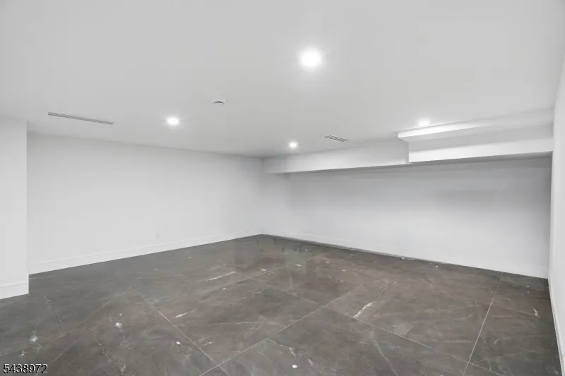 9 Minerva St #1 Unit 1 Jersey City, NJ 07304