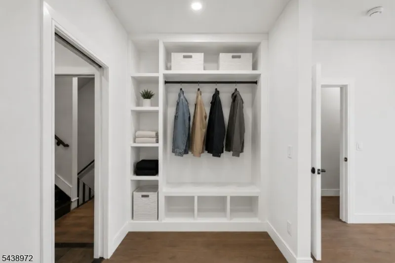 9 Minerva St #1 Unit 1 Jersey City, NJ 07304