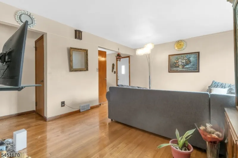 637 Britton St Elizabeth City, NJ 07202