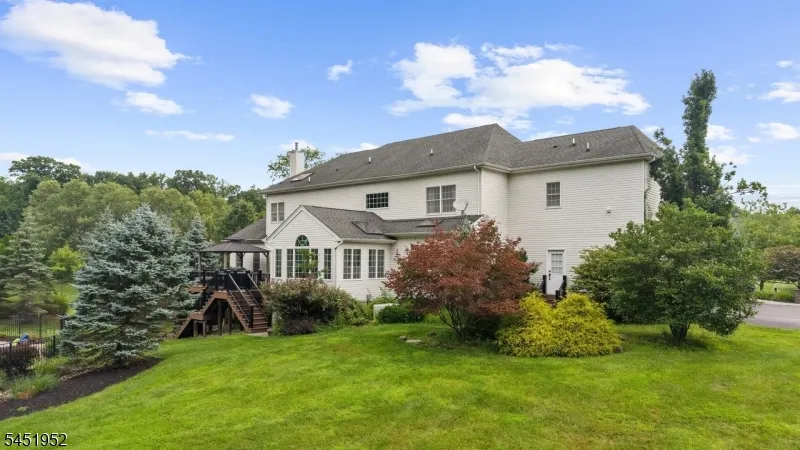 31 Balmoral Dr Alexandria, NJ 08867