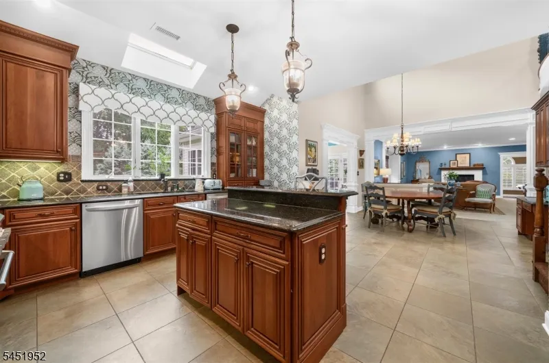 31 Balmoral Dr Alexandria, NJ 08867