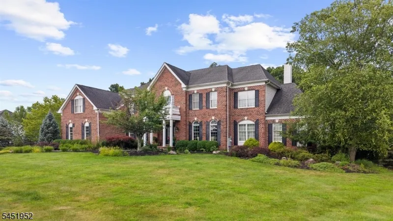 31 Balmoral Dr Alexandria, NJ 08867