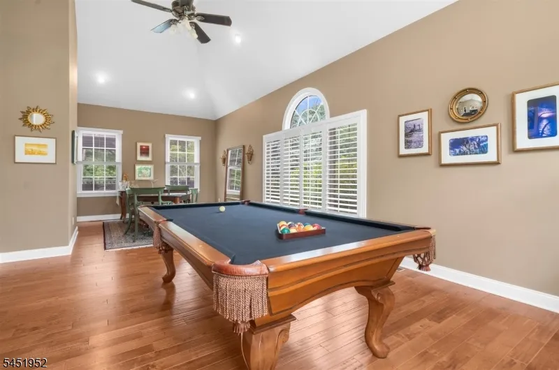 31 Balmoral Dr Alexandria, NJ 08867