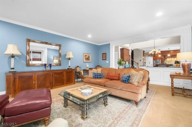 31 Balmoral Dr Alexandria, NJ 08867