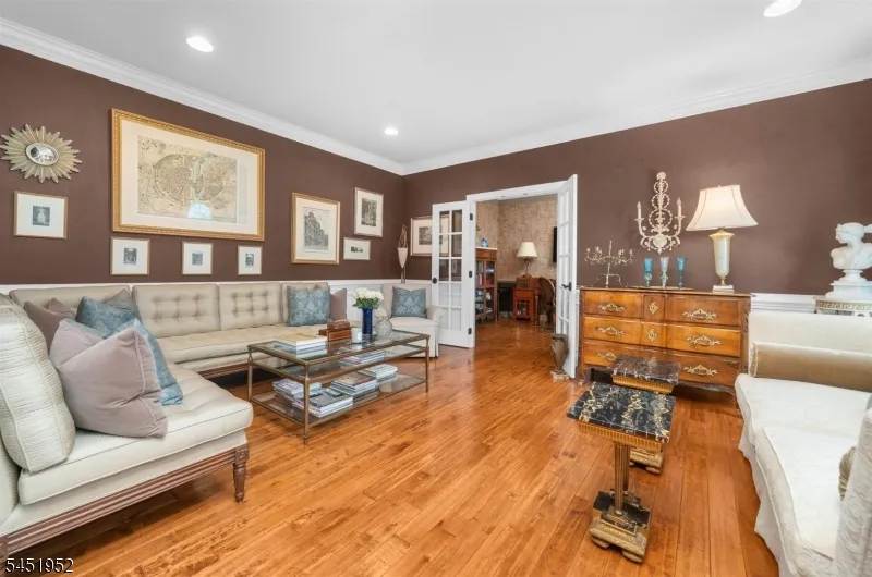 31 Balmoral Dr Alexandria, NJ 08867