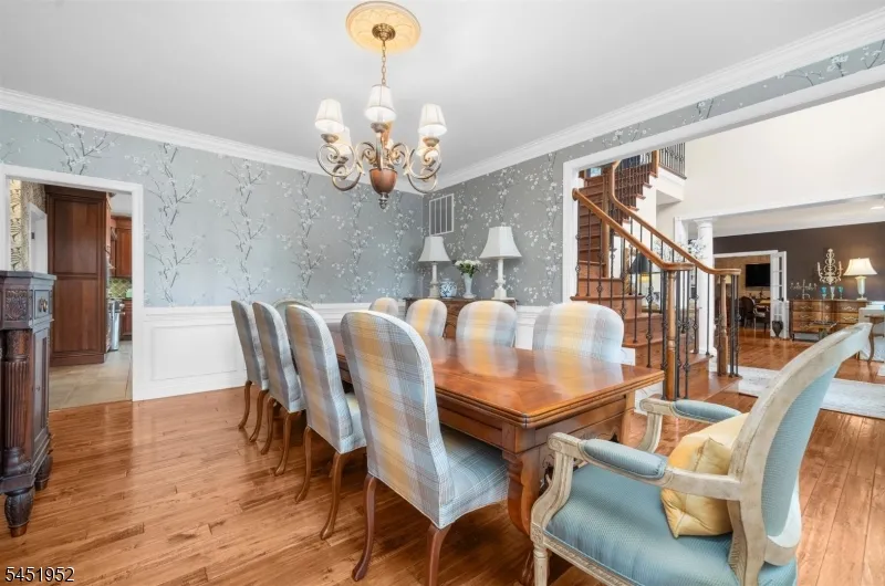 31 Balmoral Dr Alexandria, NJ 08867