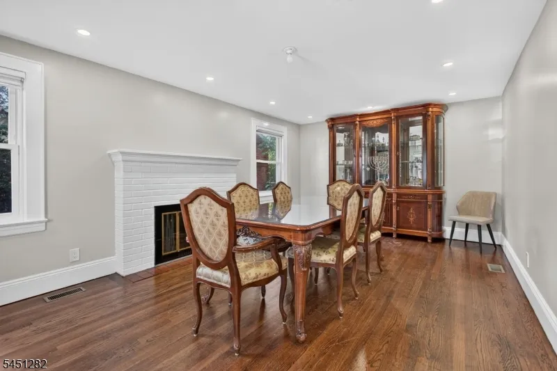 112 Rosewood Ter Linden City, NJ 07036