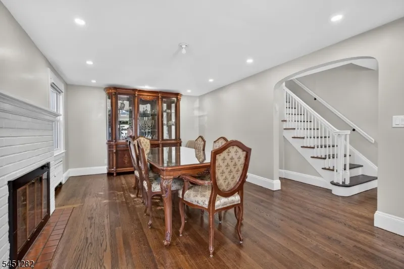 112 Rosewood Ter Linden City, NJ 07036