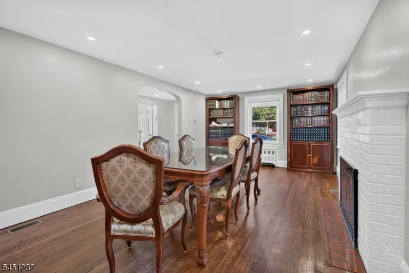 112 Rosewood Ter Linden City, NJ 07036