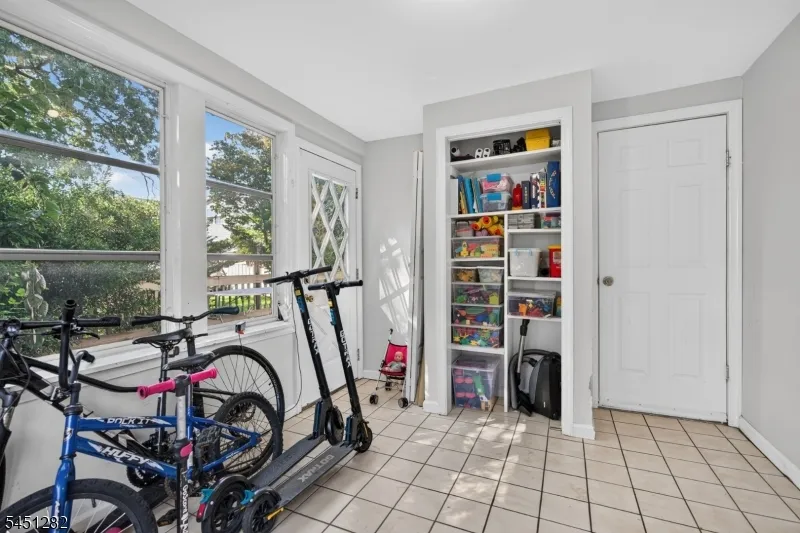 112 Rosewood Ter Linden City, NJ 07036