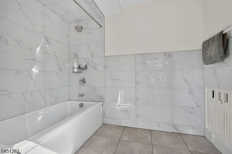 112 Rosewood Ter Linden City, NJ 07036