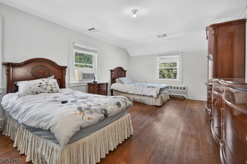 112 Rosewood Ter Linden City, NJ 07036