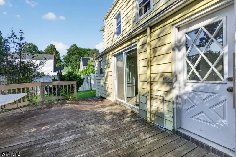 112 Rosewood Ter Linden City, NJ 07036