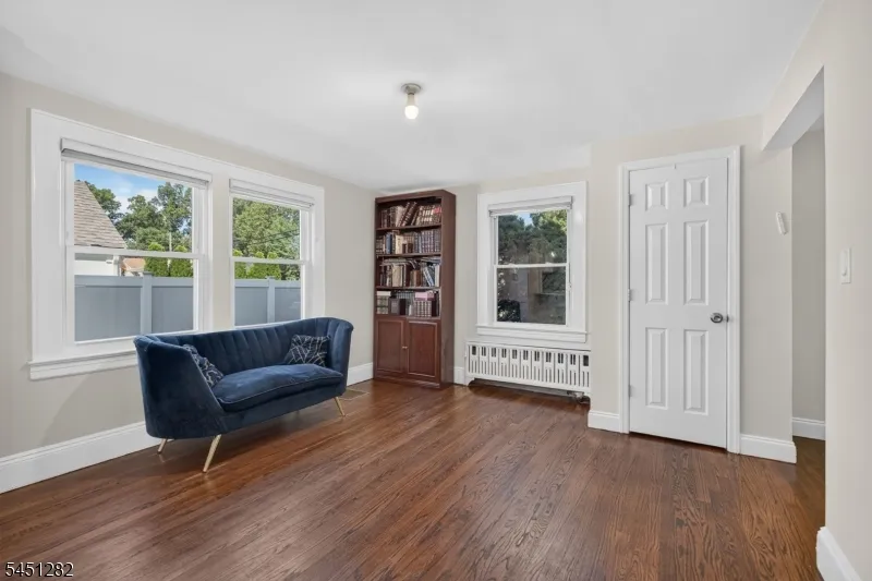 112 Rosewood Ter Linden City, NJ 07036