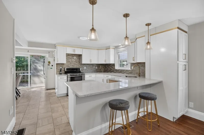 112 Rosewood Ter Linden City, NJ 07036