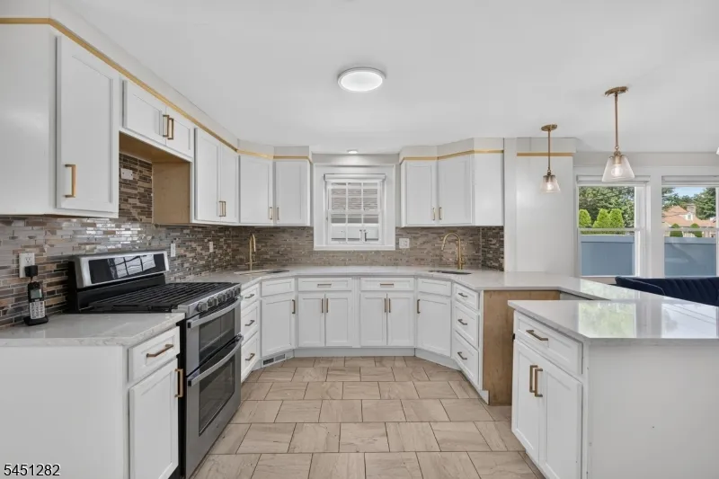 112 Rosewood Ter Linden City, NJ 07036