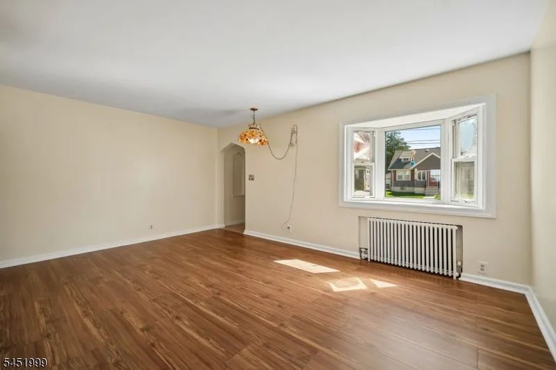 9 6Th St Fair Lawn, NJ 07410