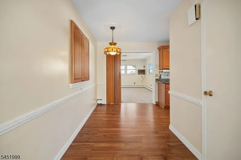 9 6Th St Fair Lawn, NJ 07410