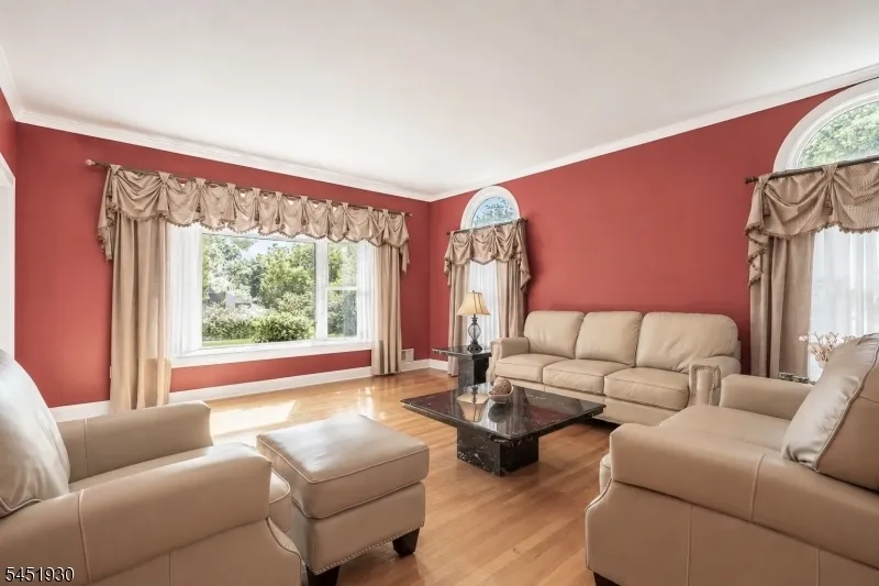 40 Newland Ct Bridgewater, NJ 08807