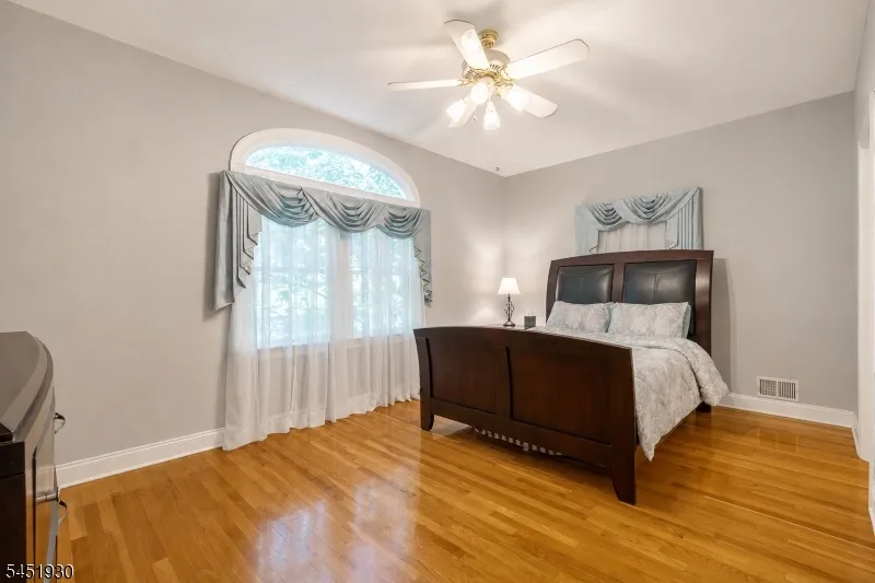40 Newland Ct Bridgewater, NJ 08807