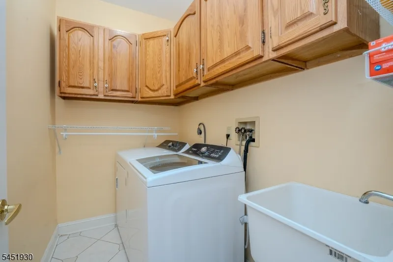 40 Newland Ct Bridgewater, NJ 08807