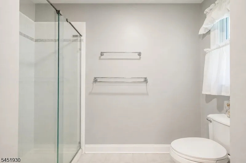 40 Newland Ct Bridgewater, NJ 08807