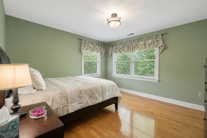 40 Newland Ct Bridgewater, NJ 08807