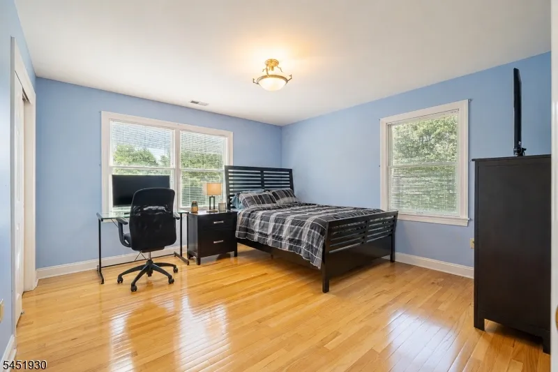 40 Newland Ct Bridgewater, NJ 08807