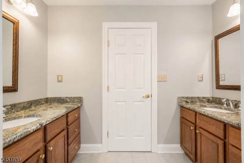 40 Newland Ct Bridgewater, NJ 08807