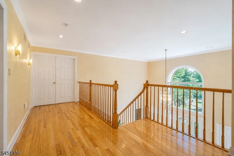 40 Newland Ct Bridgewater, NJ 08807