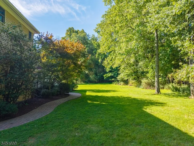 40 Newland Ct Bridgewater, NJ 08807